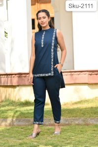 LEILA JARI EMBROIDERED KURTI SET