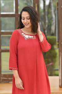ROISIN RED EMBROIDERED RAYON CREPE KURTA